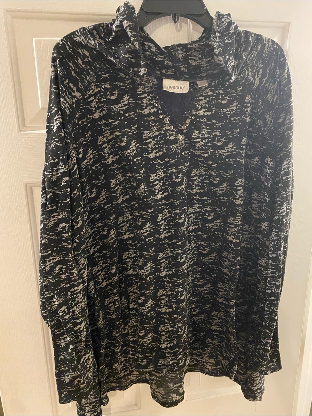 Avenue 26/28 3x 4X top Black & White Marled Hoodie lightweight